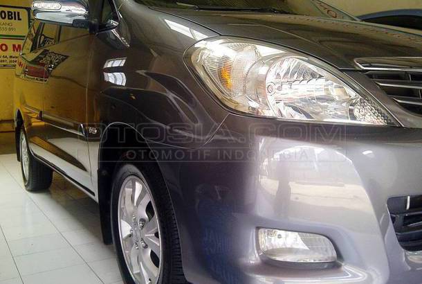  Dijual  Mobil  Bekas  Malang Toyota Kijang Innova  2010 