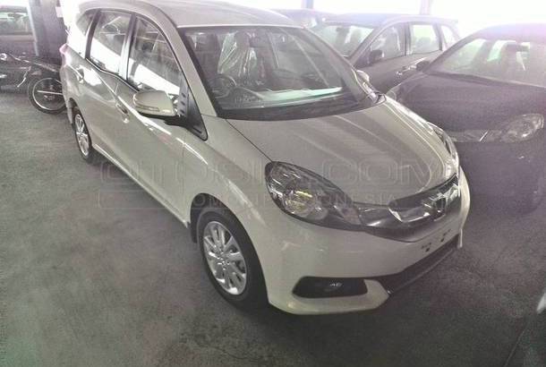 Dijual Mobil Bekas Surabaya - Honda Mobilio 2015