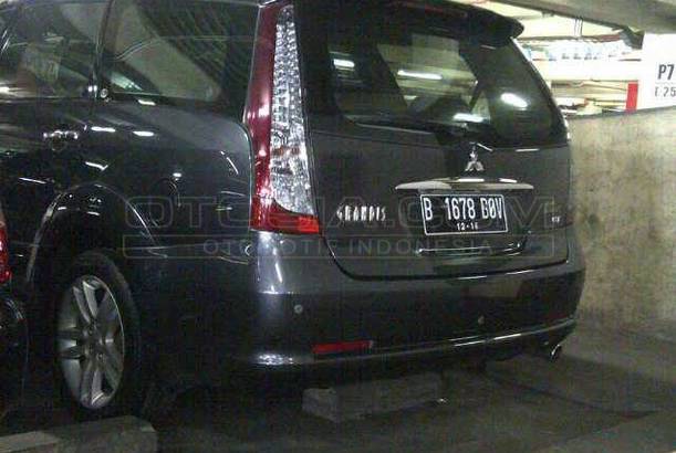 Dijual Mobil Bekas Jakarta Pusat - Mitsubishi Grandis 