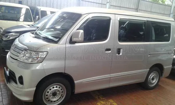 Dijual Mobil Bekas Jakarta Timur Daihatsu Luxio 2015