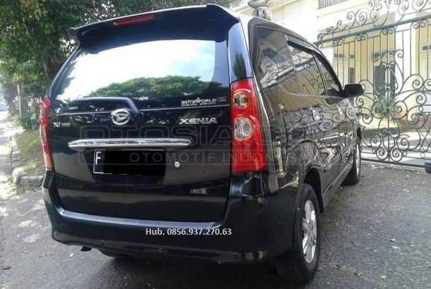  Dijual  Mobil  Bekas  Jakarta  Selatan  Daihatsu Xenia  2011