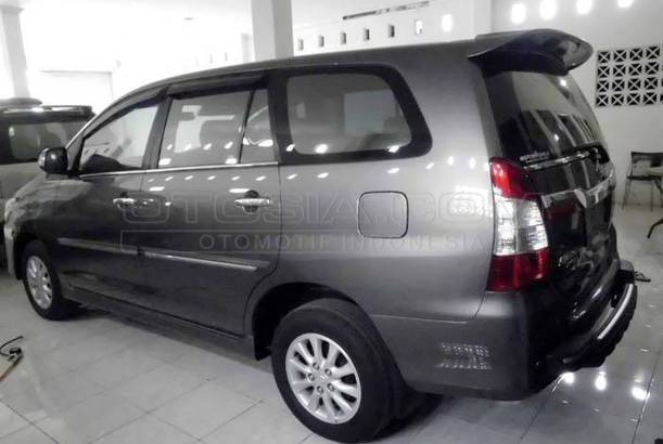 Dijual Mobil Bekas Yogyakarta - Toyota Kijang Innova 2014