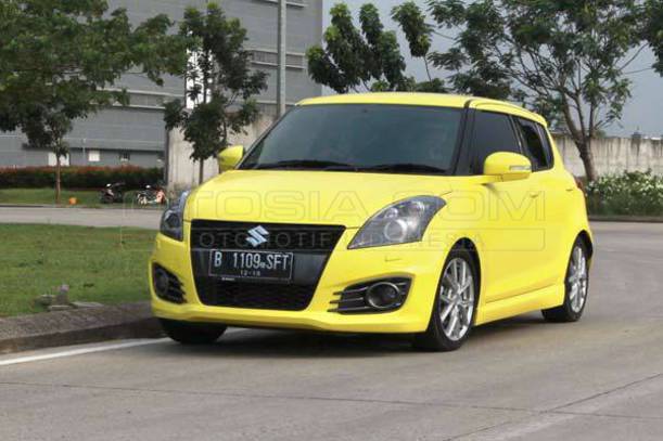 Dijual Mobil Bekas Surabaya - Suzuki Swift 2015