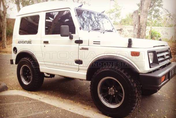 Jual Mobil  Suzuki Jimny 4x4 Bensin 1992 Malang Otosia com