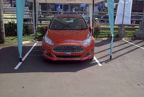 Dijual Mobil Bekas Jakarta Timur - Ford Fiesta 2015 