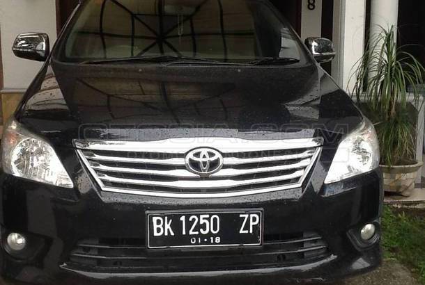 Dijual Mobil Bekas Medan - Toyota Kijang Innova 2012