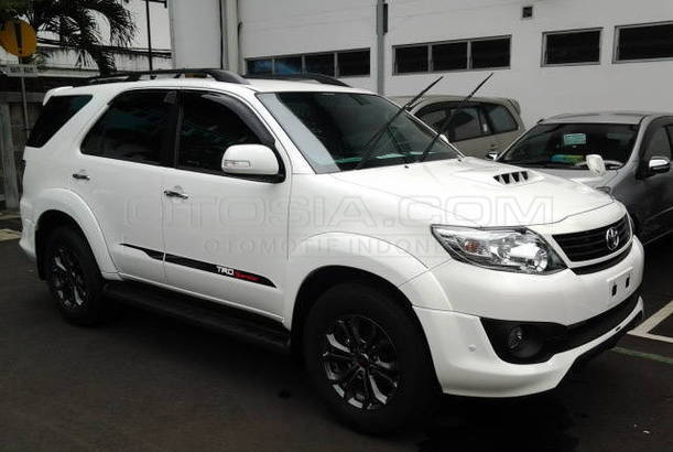 Dijual Mobil Bekas Surabaya - Toyota Fortuner 2015 