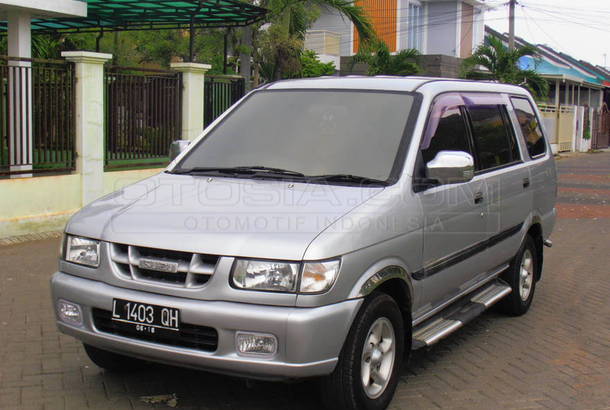 Dijual Mobil Bekas Malang - Isuzu Panther 2001 Otosia.com