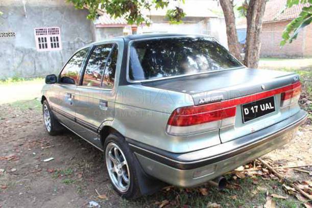 Dijual Mobil Bekas Bandung - Mitsubishi Lancer 1992