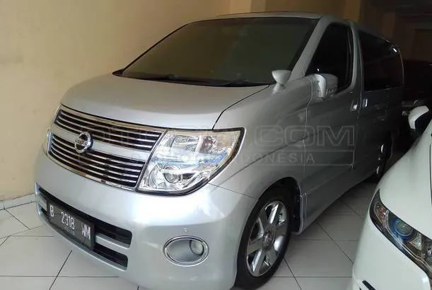 Dijual Mobil Bekas Solo - Nissan Elgrand 2008