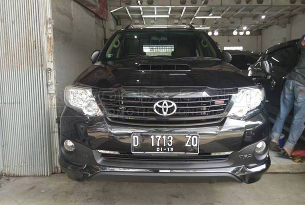 Dijual Mobil Bekas Bandung - Toyota Fortuner, 2013