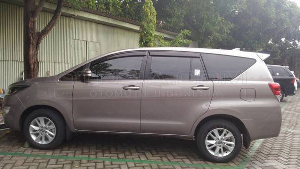 Dijual Mobil Bekas Surabaya - Toyota Kijang Innova 2018