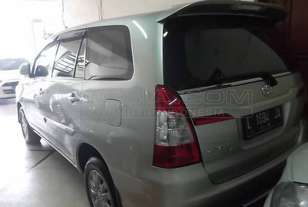 Dijual Mobil Bekas Surabaya - Toyota Kijang Innova 2013