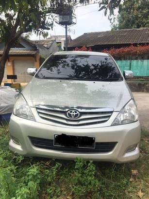 Dijual Mobil Bekas Bekasi - Toyota Kijang Innova 2010 