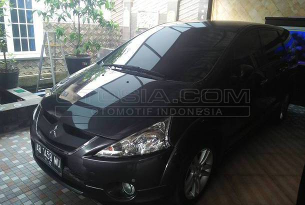 Dijual Mobil Bekas Yogyakarta - Mitsubishi Grandis 2008