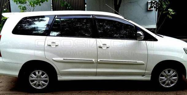 Dijual Mobil Bekas Semarang - Toyota Kijang Innova 2014 