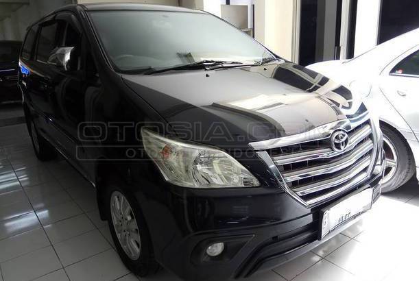 Dijual Mobil Bekas Yogyakarta - Toyota Kijang Innova 2014