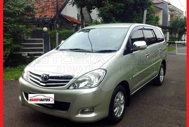 Jual Mobil Toyota Kijang Innova V 2.5 Diesel Solar 2010 