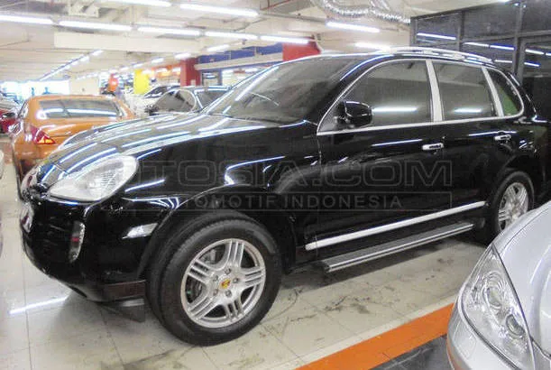 Dijual Mobil Bekas Jakarta Pusat - Porsche Cayenne 2005 