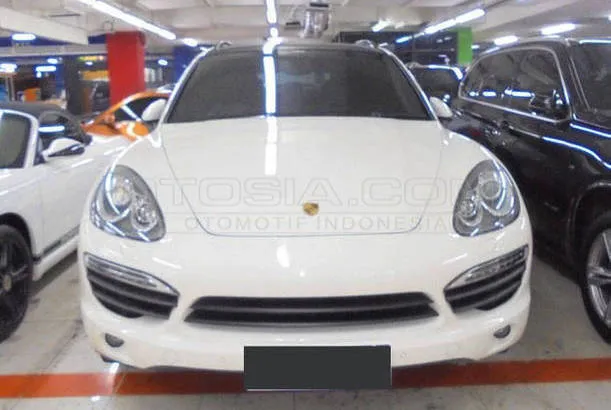 Dijual Mobil Bekas Jakarta Pusat - Porsche Cayenne 2011 