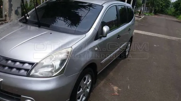 Dijual Mobil Bekas Jakarta Barat - Nissan Grand Livina 