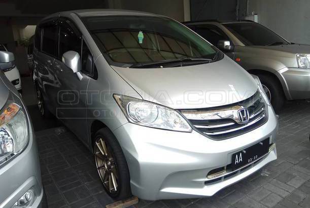 Dijual Mobil Bekas Yogyakarta - Honda Freed 2013 Otosia.com