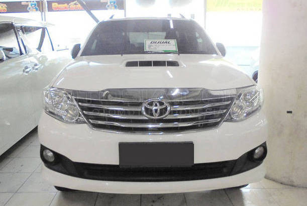 Jual Mobil Toyota Fortuner Grand New VNT Diesel Solar 2013 