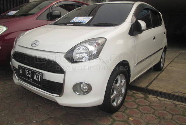 Dijual Mobil Bekas Depok - Daihatsu Ayla 2014 Otosia.com