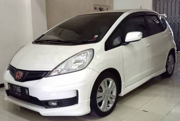 Dijual Mobil Bekas Malang - Honda Jazz 2011 Otosia.com