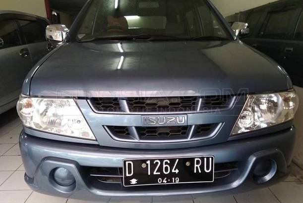 Dijual Mobil Bekas Bandung - Isuzu Panther 2005