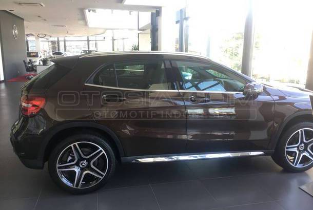 Dijual Mobil Bekas Jakarta Selatan - Mercedes Benz GLA 2018