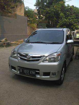 Dijual Mobil Bekas Surabaya - Daihatsu Xenia 2008