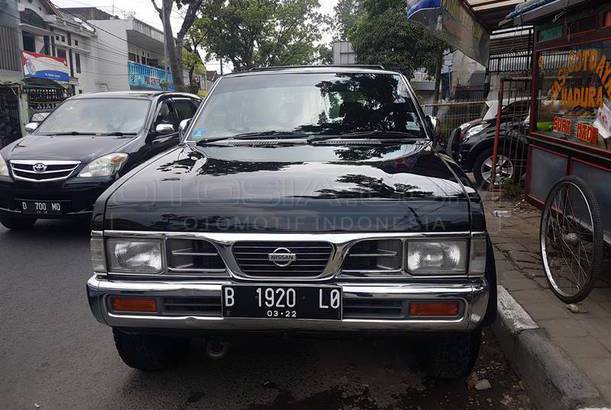 Dijual Mobil Bekas Bandung - Nissan Terrano 2002 Otosia.com