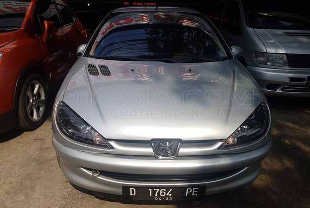 Dijual Mobil Bekas Bandung - Peugeot 206 2003