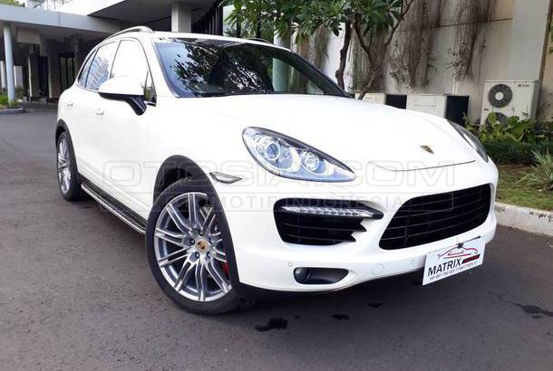 Dijual Mobil Bekas Jakarta Selatan - Porsche Cayenne 2012