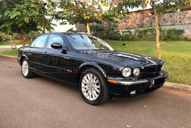 Dijual Mobil Bekas Jakarta Barat - Jaguar XJ 2004 