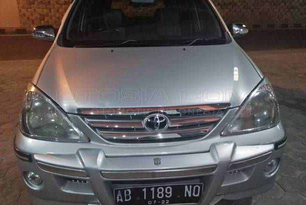 Dijual Mobil Bekas Yogyakarta - Toyota Avanza 2005