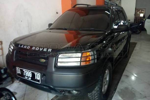 Dijual Mobil Bekas Surabaya - Land Rover Freelander 2000