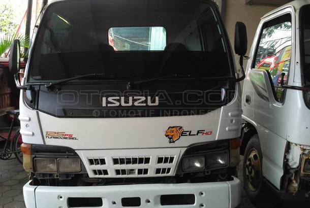 Dijual Mobil Bekas Semarang - Isuzu Elf 2010