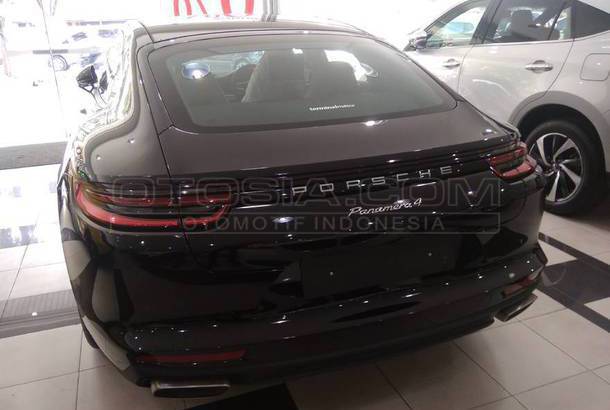 Dijual Mobil Bekas Jakarta Selatan - Porsche Panamera 2018