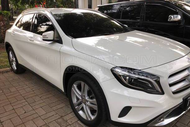 Dijual Mobil Bekas Jakarta Selatan - Mercedes Benz GLA 