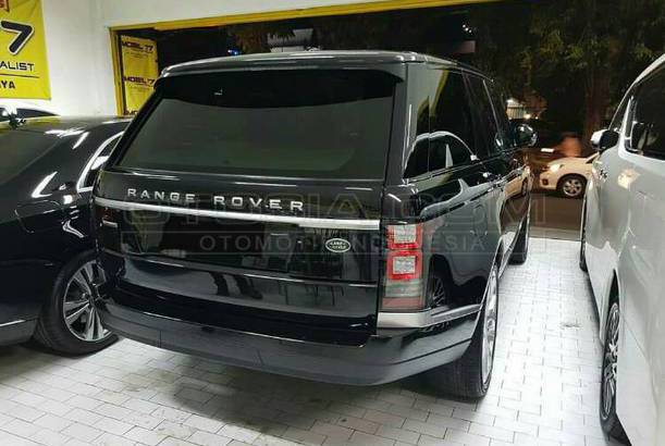 Jual Mobil Land Rover Range Rover Vogue 5.0L A T Bensin 