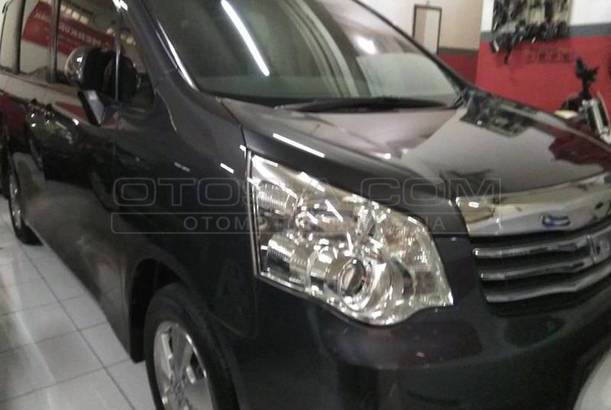 Dijual Mobil Bekas Bandung - Toyota Nav1 2014 Otosia.com