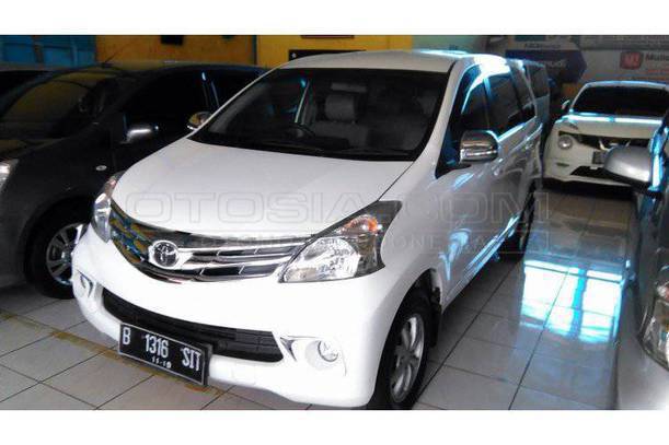 Dijual Mobil  Bekas  Denpasar  Toyota Avanza  2014