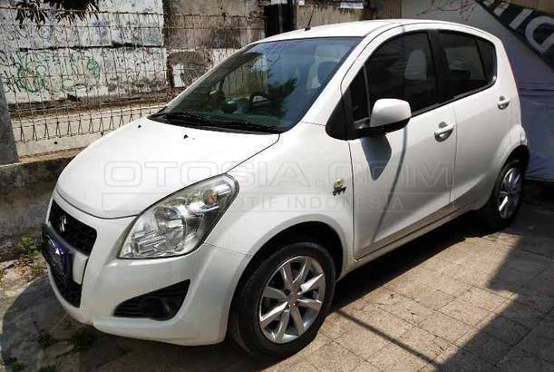 Dijual Mobil Bekas Surabaya - Suzuki Splash 2013