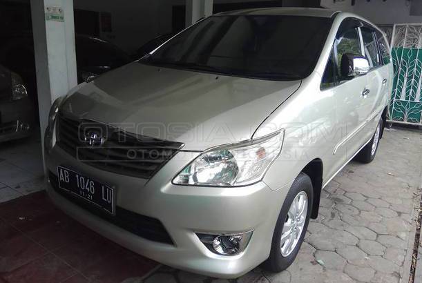 Dijual Mobil Bekas Yogyakarta - Toyota Kijang Innova 2012 