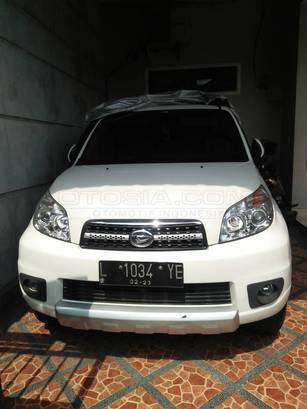 Dijual Mobil Bekas Surabaya - Daihatsu Terios 2013 