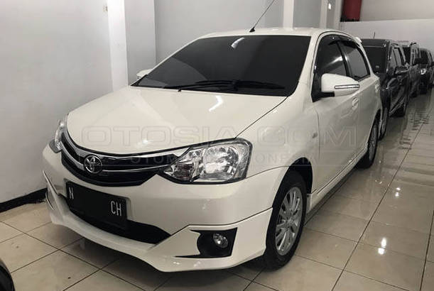 Dijual Mobil Bekas Malang - Toyota Etios Valco 2017