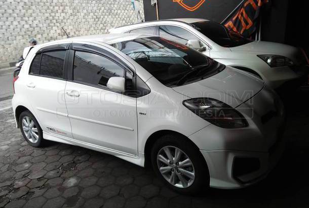 Dijual Mobil Bekas Yogyakarta - Toyota Yaris 2012 