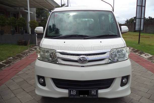 Dijual Mobil Bekas Yogyakarta - Daihatsu Luxio 2012 